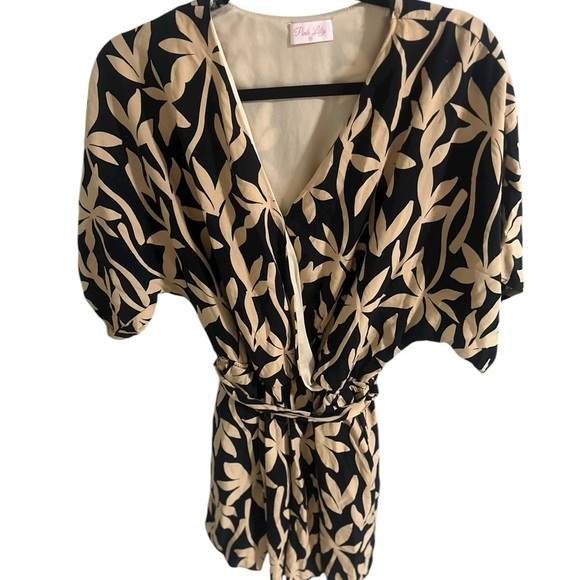 Pink Lily Floral Black and and Tan women’s romper size medium preppy 2000s beach - Picture 2 of 5